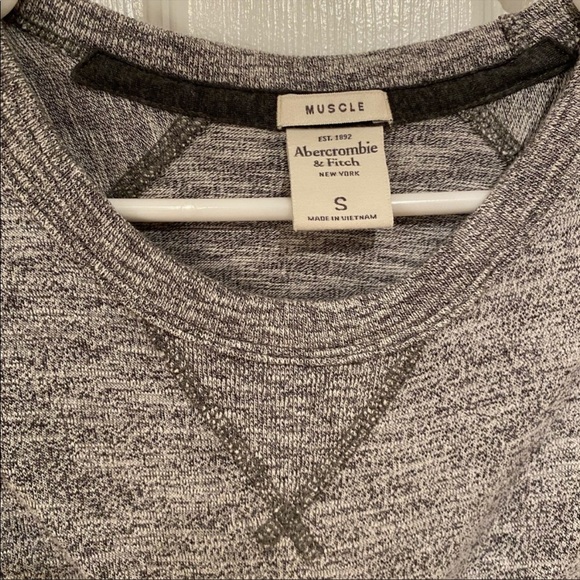 Abercrombie & Fitch Men’s Long Sleeve Grey Shirt - Picture 3 of 3